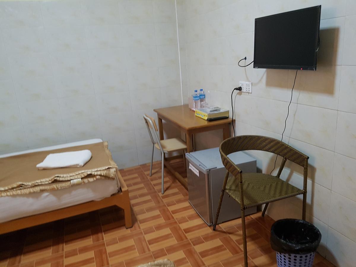 Shwe Eain Si Guest House - Burmese Only Мьей Экстерьер фото