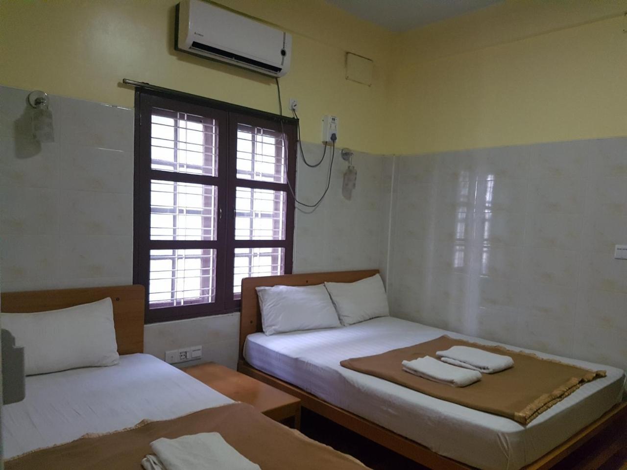 Shwe Eain Si Guest House - Burmese Only Мьей Экстерьер фото
